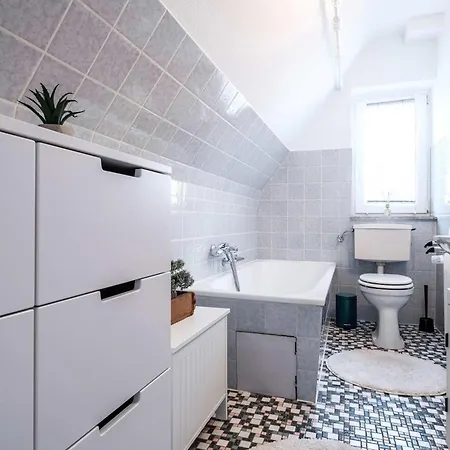 Relaxapartments Black Forest Moments - Maisonette-wohnung Mit Sonnenbalkon, Schnelles Internet, Nähe Triberger Wasserfälle, Für Bis Zu 4 Personen *